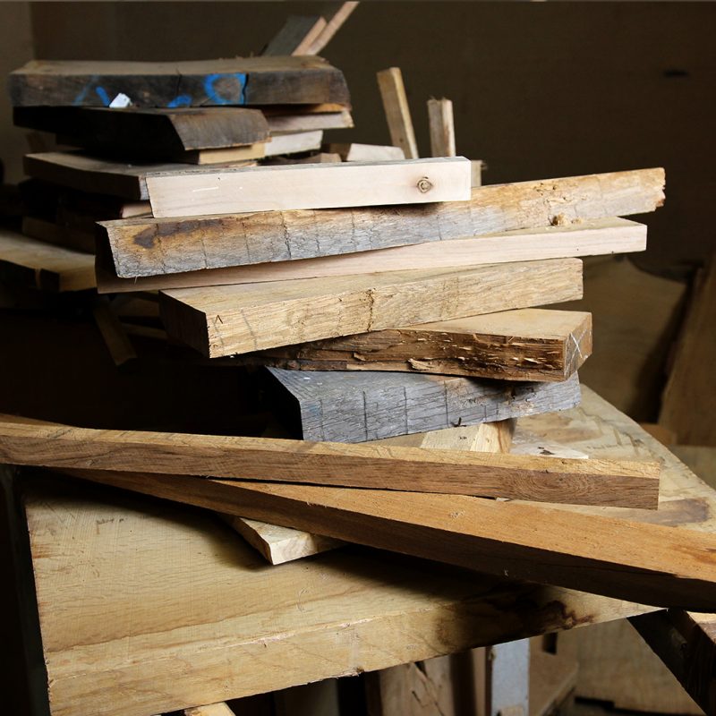 Holzreste Massivholz vorwiegend Eichenholz 20kg Kiste bei Holz-Liebling DIY kaufen