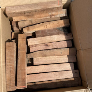 Holzreste Nussbaum Restholz-Kiste 30kg