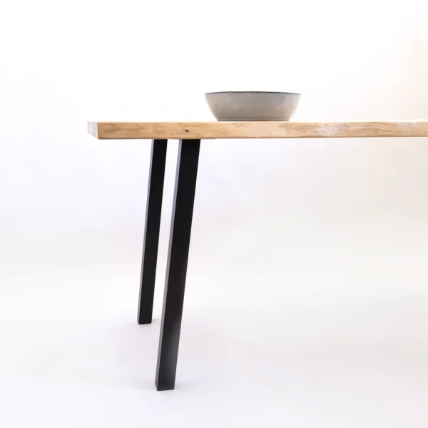 Tischbeine Standard Legs schwarz schräg Anwendung