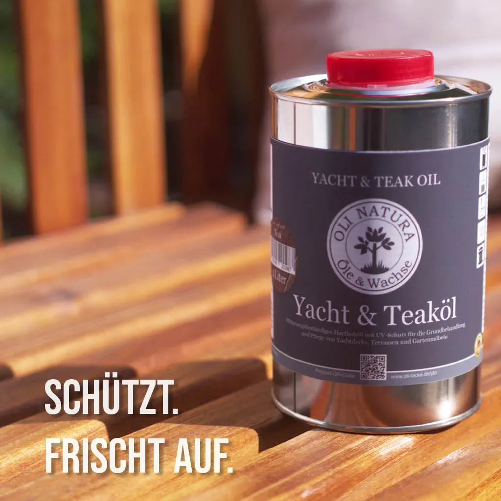 OLI-NATURA Yacht & Teaköl Blechdose auf einer frisch gepflegten, wetterfesten Hartholz-Oberfläche in der Sonne.