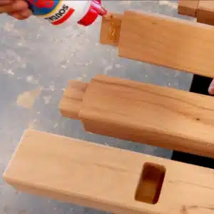 Soudal PRO 40P D4 PU Holzleim auf Holz auftragen